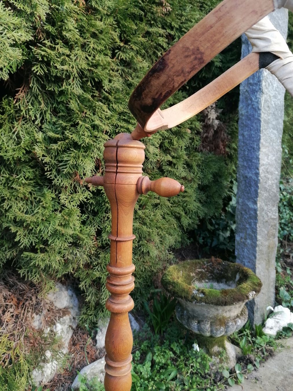 Cerchi da ricamo: antiker Stickrahmenständer aus Holz – Usato da Aegerten venduto da Jos_zem 2