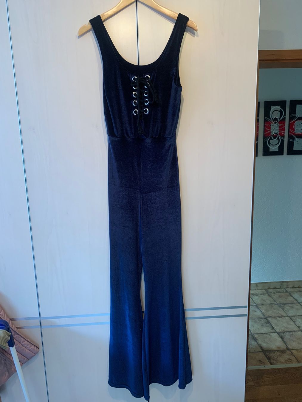 Tute: Samt Jumpsuit in dunkelblau, Gr. S – Usato da Rosshäusern venduto da MiJoDoOl