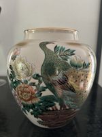 Sehr schöne Vintage Vase aus China mit Pfauen