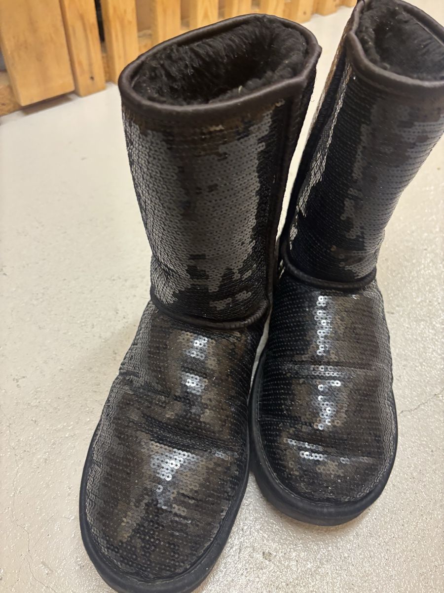 Ugg Scarpe da donna: UGG Boots gr.41 – Usato da Zug venduto da Biki72 3