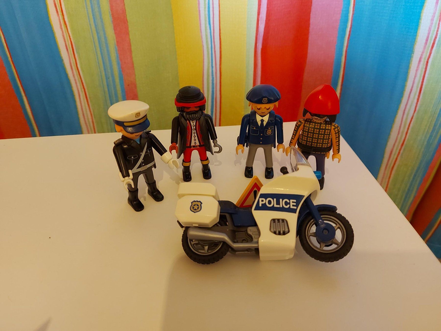 Playmobil Giocattoli: Playmobil Ritter, Drachen und Polizisten – Usato da Buchs AG venduto da Sushikiller 1