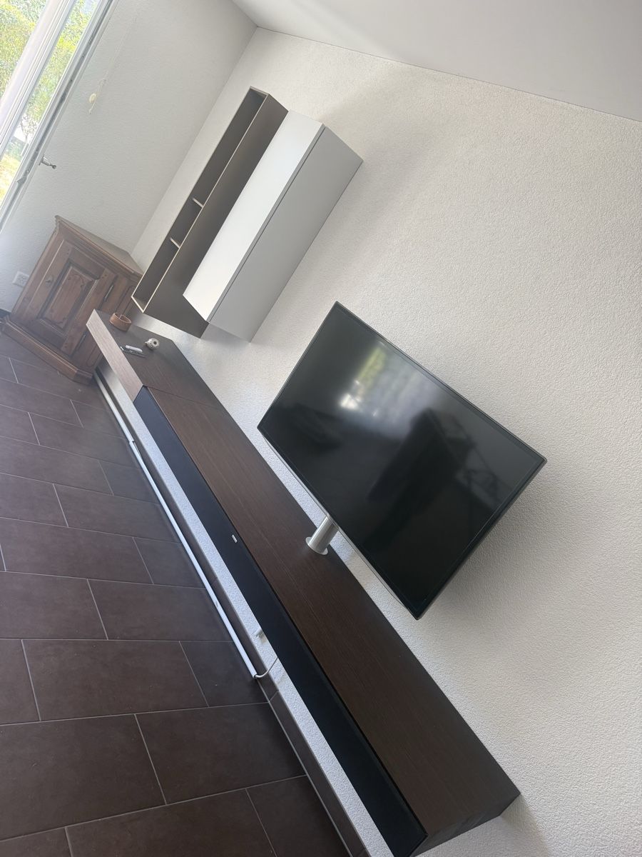 TV Möbel: Mega Sideboard – Gebraucht aus Basel von hel_7ff6