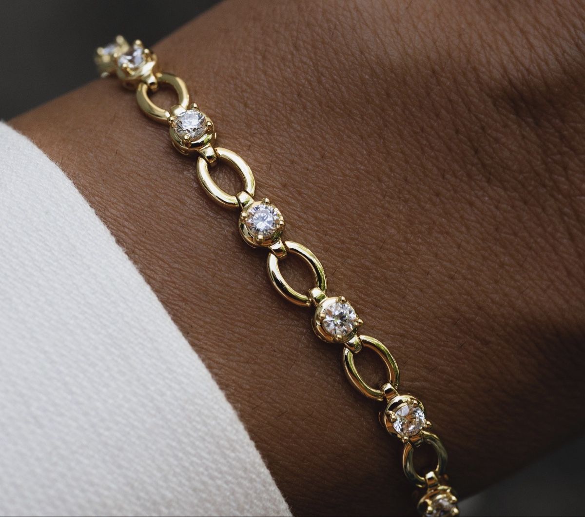 Armbänder & -reifen: Goldarmband mit Zirkonia – Gebraucht aus Neerach von irasan