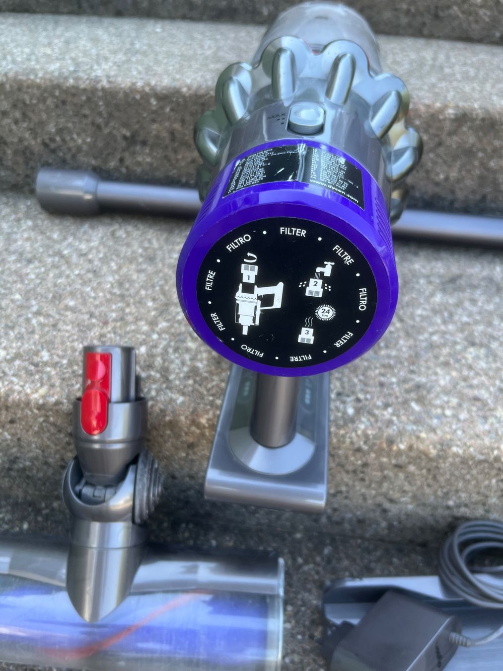 Dyson Aspirapolveri & Accessori: Dyson V10 Staubsauger – Usato da Magden venduto da Hornet2 4