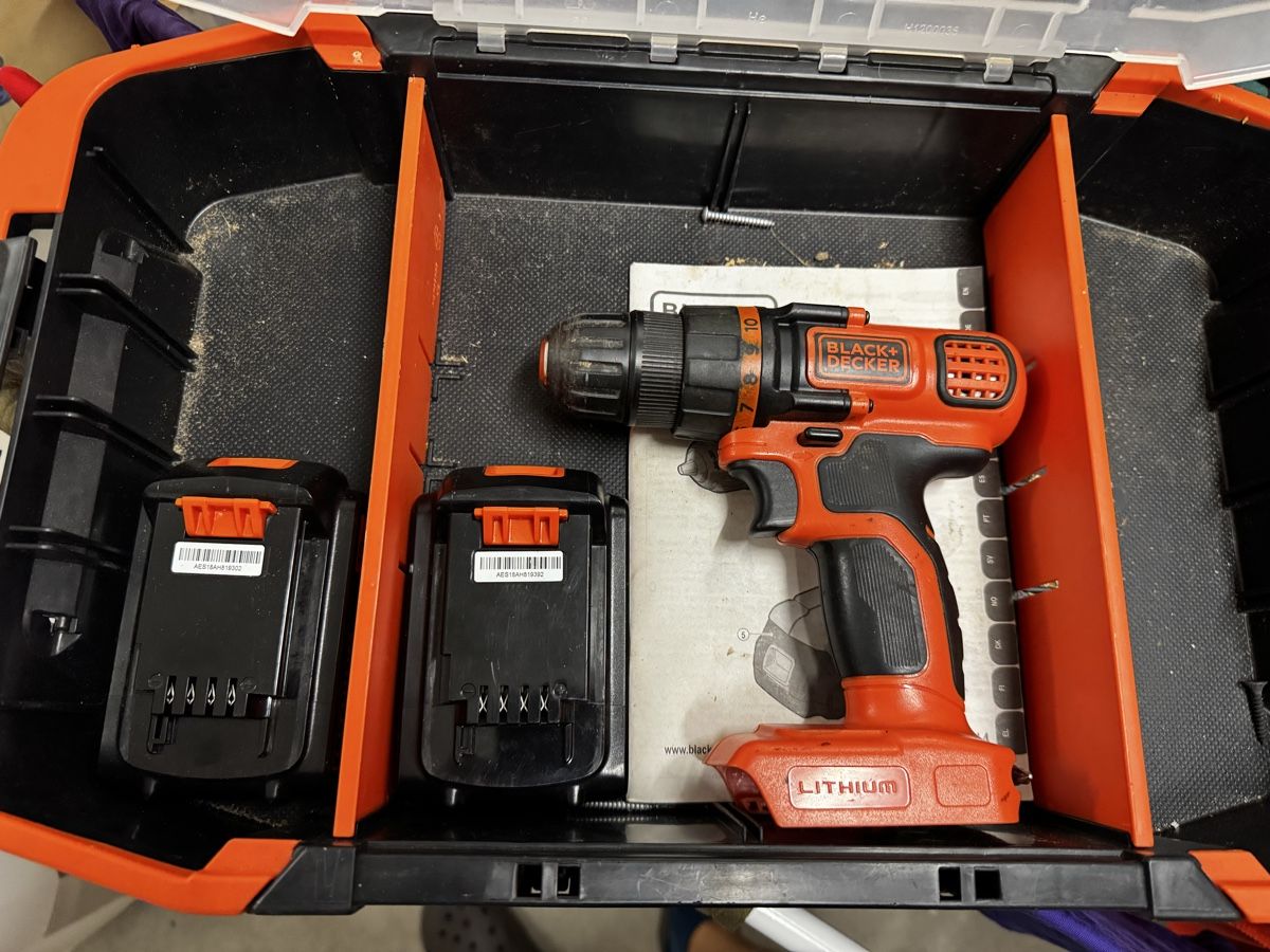 Perceuses: Black+Decker Bohrschrauber – D'occasion à Fällanden par eti_radu