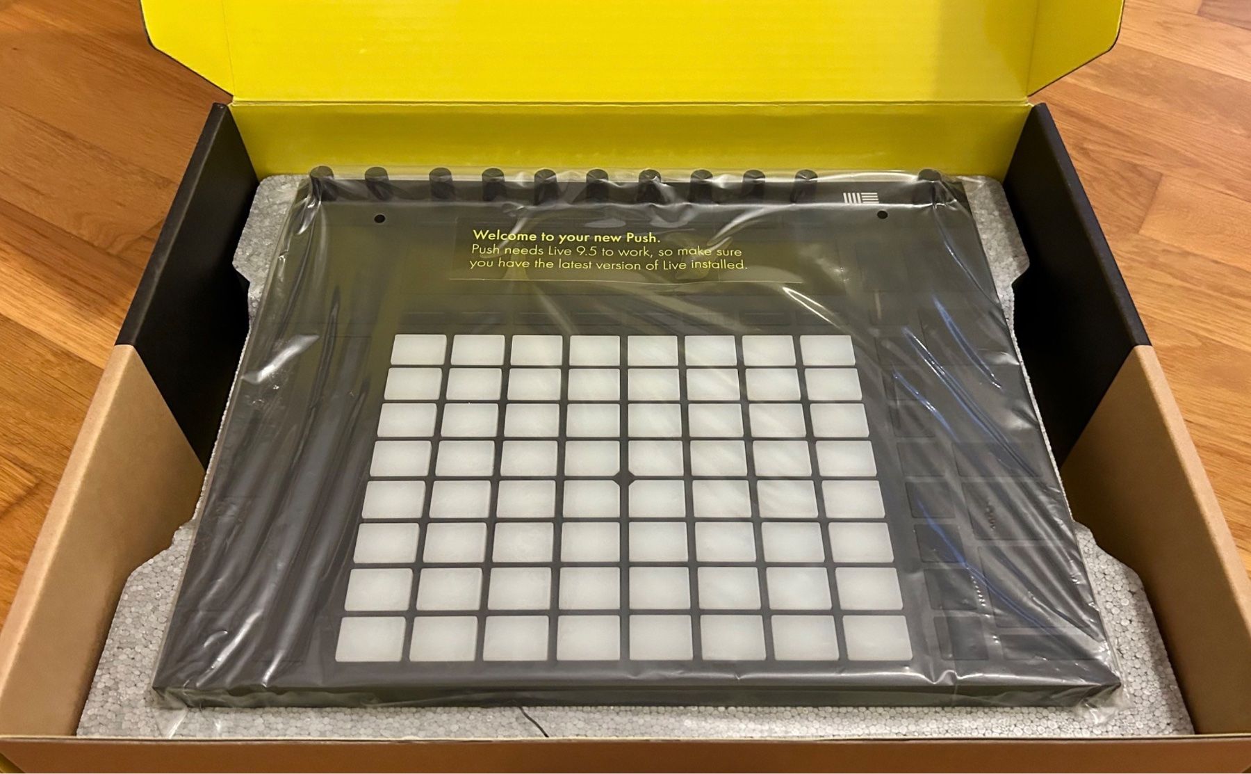 Mischpulte: Neuwertiger Ableton Push 2 mit Zubehör – Gebraucht aus Fehraltorf von Andrew8000