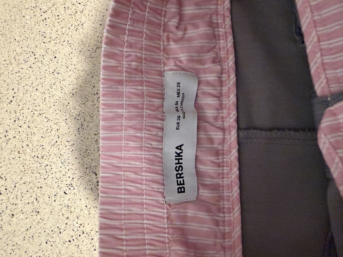 Pantaloni: Graue Hose mit rosa Bund, Gr. 36 – Nuovo (secondo la descrizione) da Langwiesen venduto da dem_79wr 1