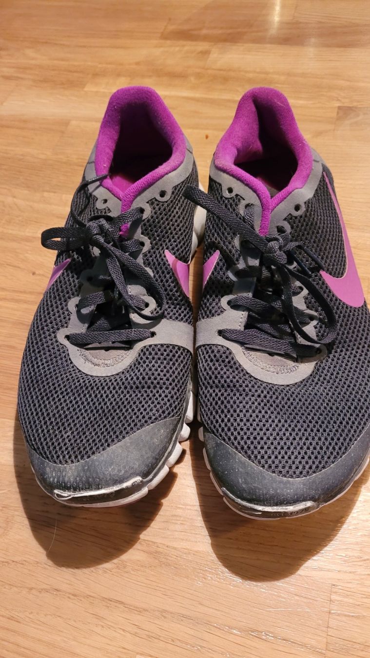 Nike Damenschuhe: Nike Free 3.0 / Grösse EUR 42 – Gebraucht aus Uetendorf von Heyhey3661