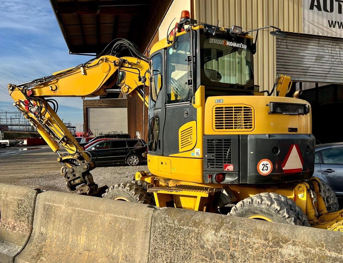 Komatsu Escavatori: Bagger Komatsu PC 98MR-S – Usato da Bülach venduto da labf 2
