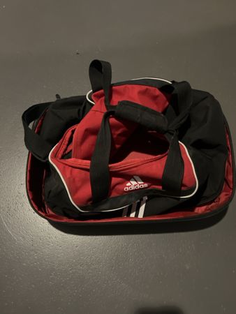 Adidas Sporttasche Fussball rot schwarz gebraucht