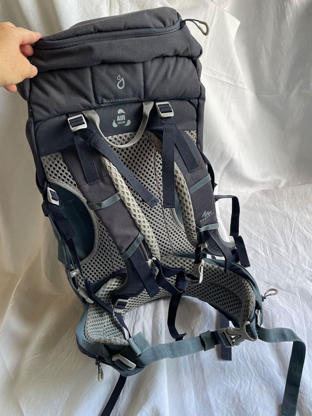 Zaini: Wander-Rucksack, Quechua, 30 Liter, blau-grau – Usato da Köniz venduto da kupu-kupu 2