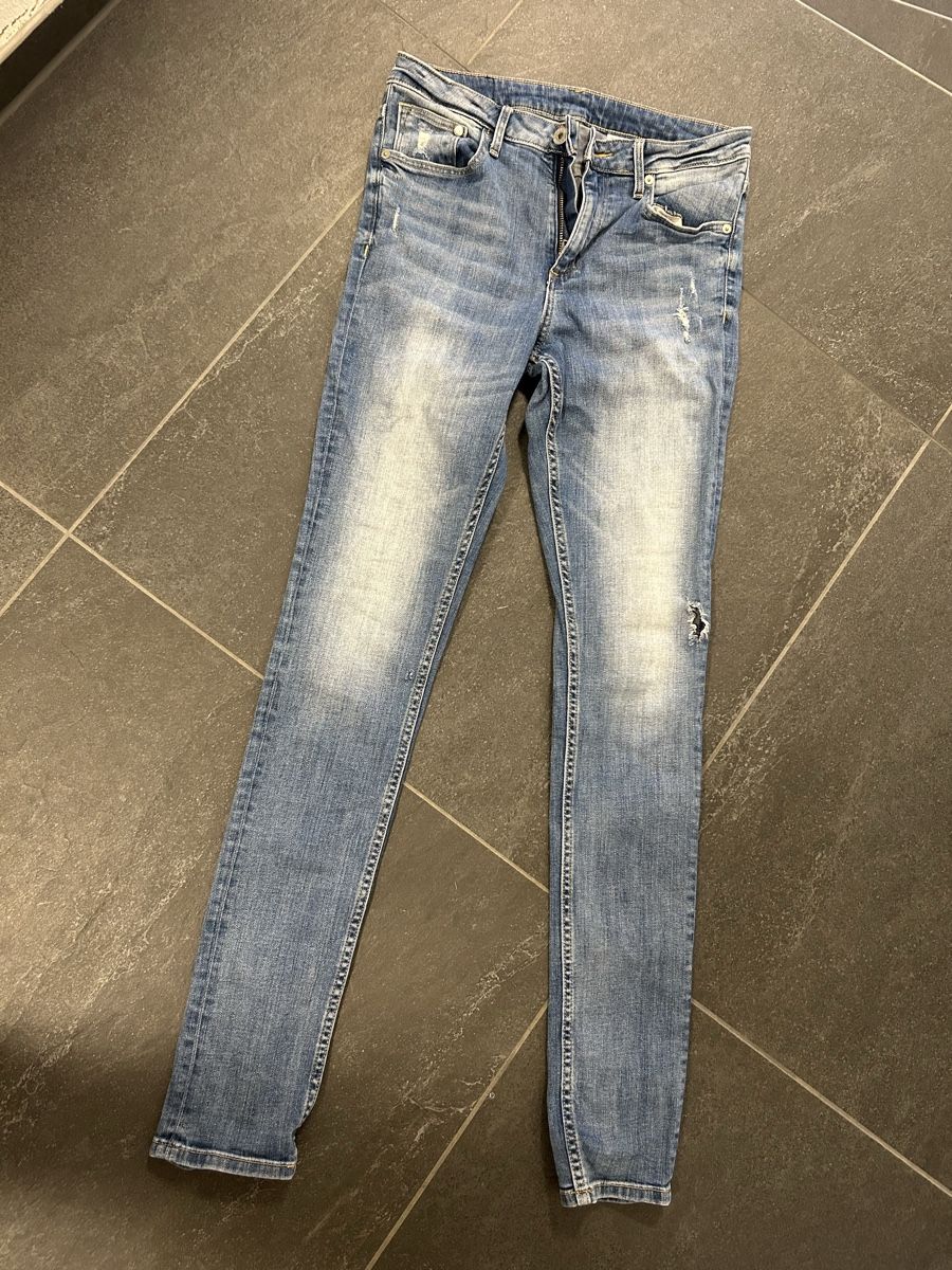 Jeans: Jeans bleu délavé  – D'occasion à Bôle par sev_n85b