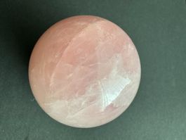 Rosenquarz Kugel aus Madagaskar, 5 cm