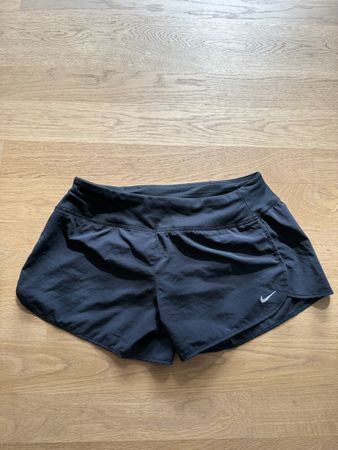 Nike Kurze Sport Hose