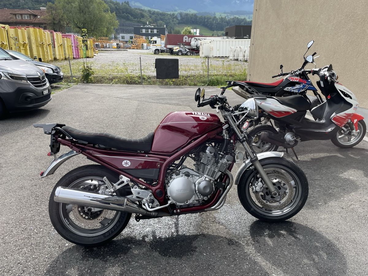 Yamaha Strada: Yamaha XJ 900 – Usato da Emmetten venduto da Ciopy 3
