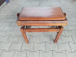 Schöner Klavierhocker aus Holz antik