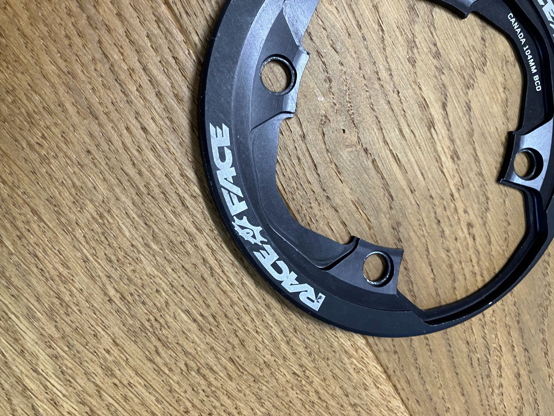 Pezzi di ricambio: Race Face Lightweight Bash Guard - Kettenblattschutz – Nuovo (secondo la descrizione) da Obermumpf venduto da Estrela67 3