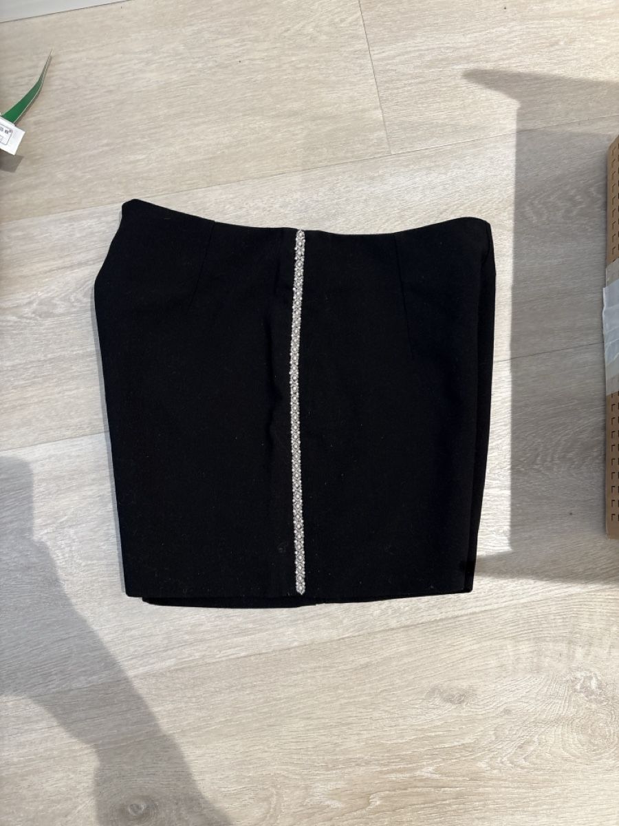 Zara Pantaloni: Short noir ZARA – Usato da Zürich venduto da col_w79f 1