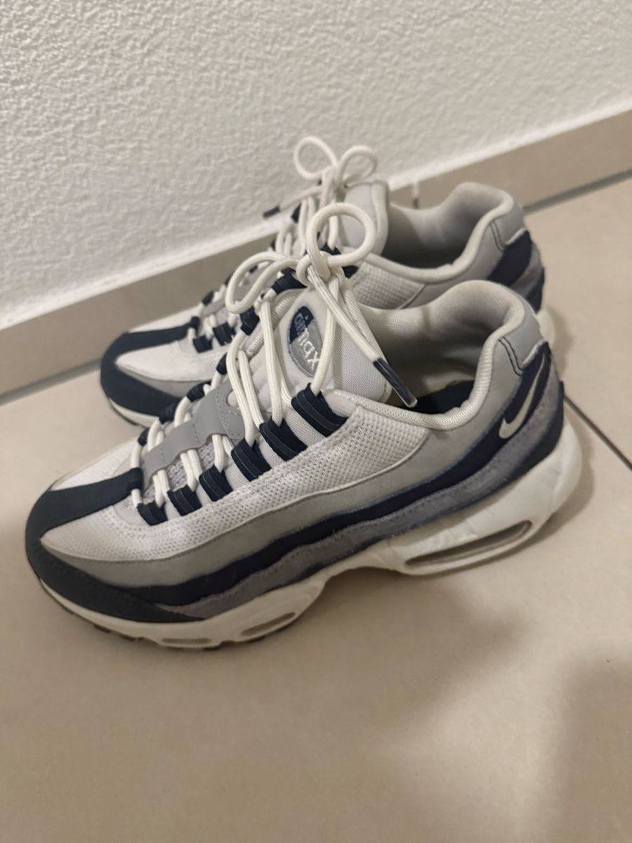 Nike Herrenschuhe: Nike Sneakers Unisex – Gebraucht aus Lyss von KiS12 3