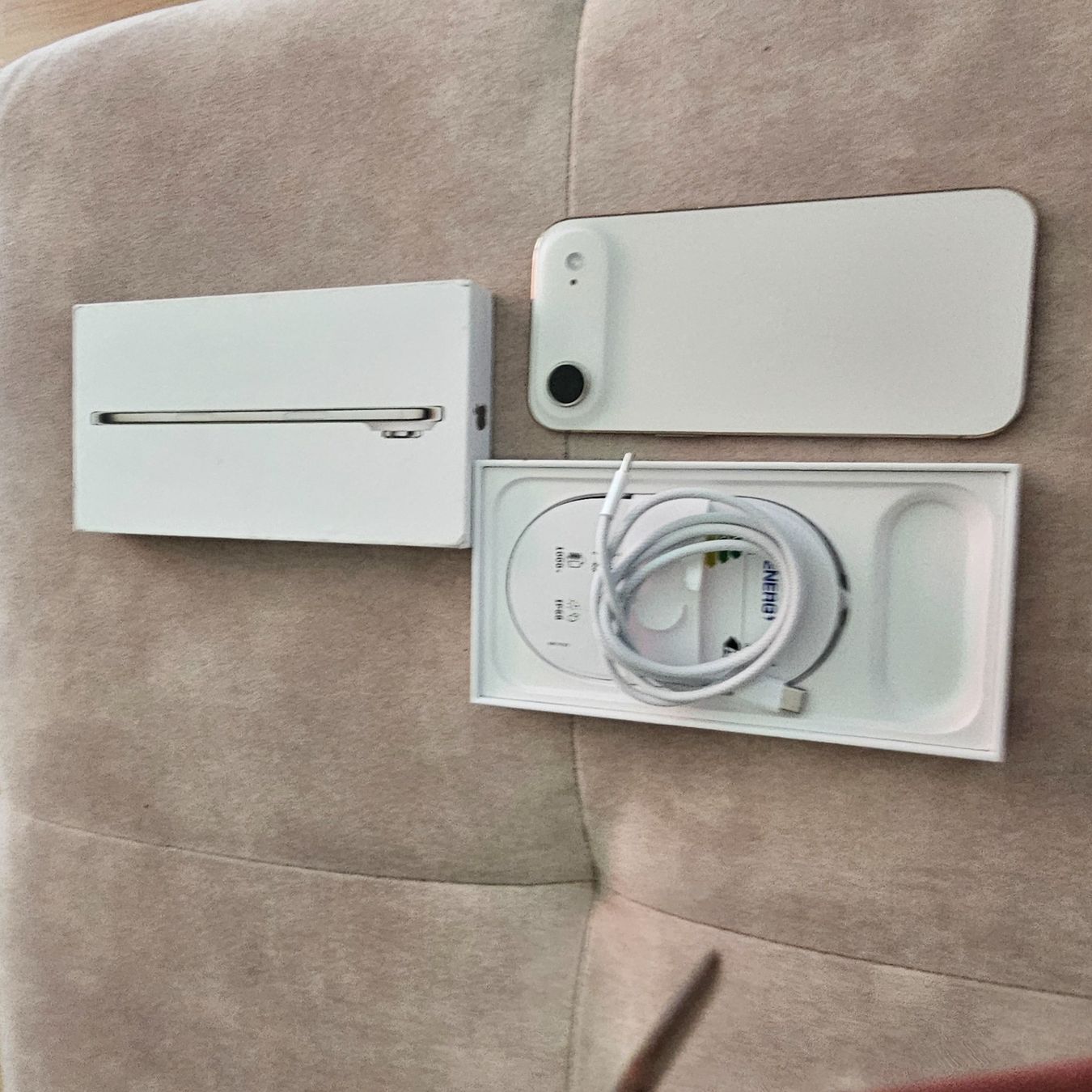 Apple Telefoni cellulari / Smartphones: iPhone Air  Gold 256 GB256 GB – Nuovo (secondo la descrizione) da wolfhalden venduto da 46464646 2