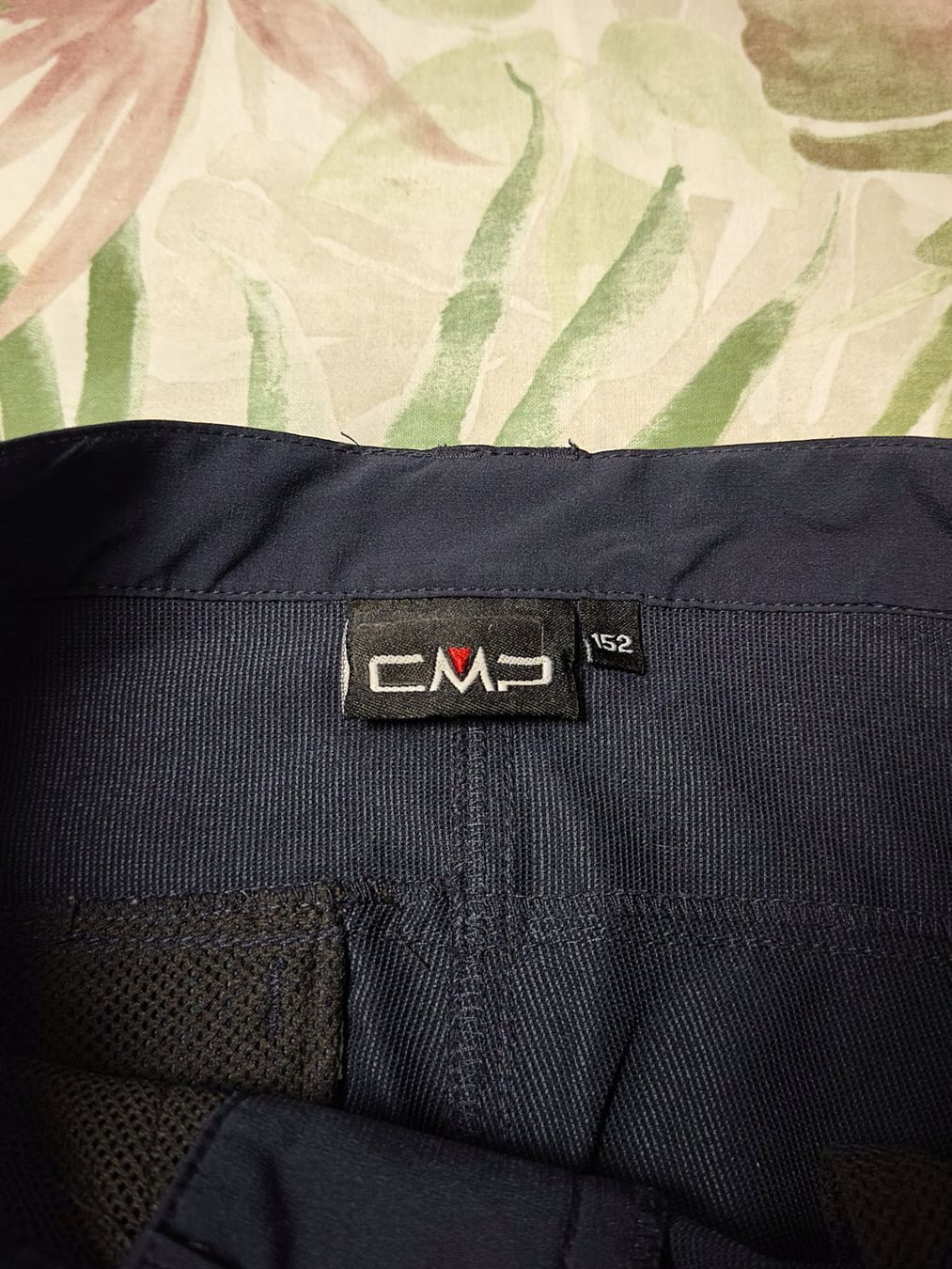 CMP Pantaloni: dunkelblaue Wander Shorts von CMP Gr. 152 – Usato da Brüttisellen venduto da kikaninchen79 2