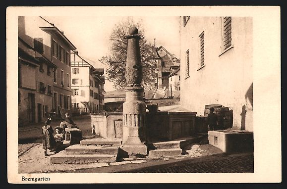 Cartoline postali: Bremgarten /AG, Kinder sitzen am Brunnen – Usato da Berlin venduto da bartko-reher