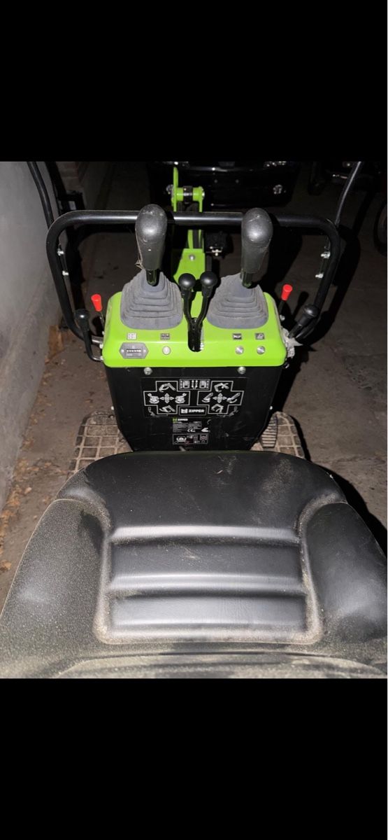 Escavatori: Minibagger Neuwertig  – Usato da Menzingen venduto da Edelmuni7 1