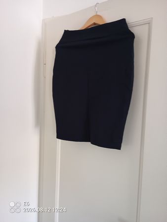 Dunkelblauer Stretchjupe