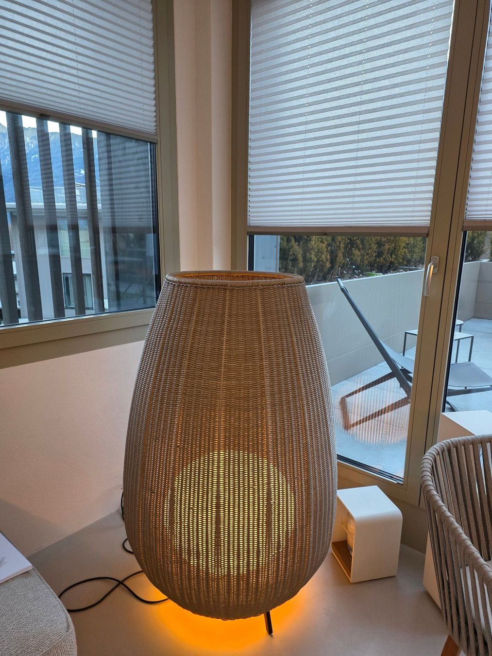 Lampade: Amphora 02 Stehlampe – Usato da Felsberg venduto da zingggarten 1