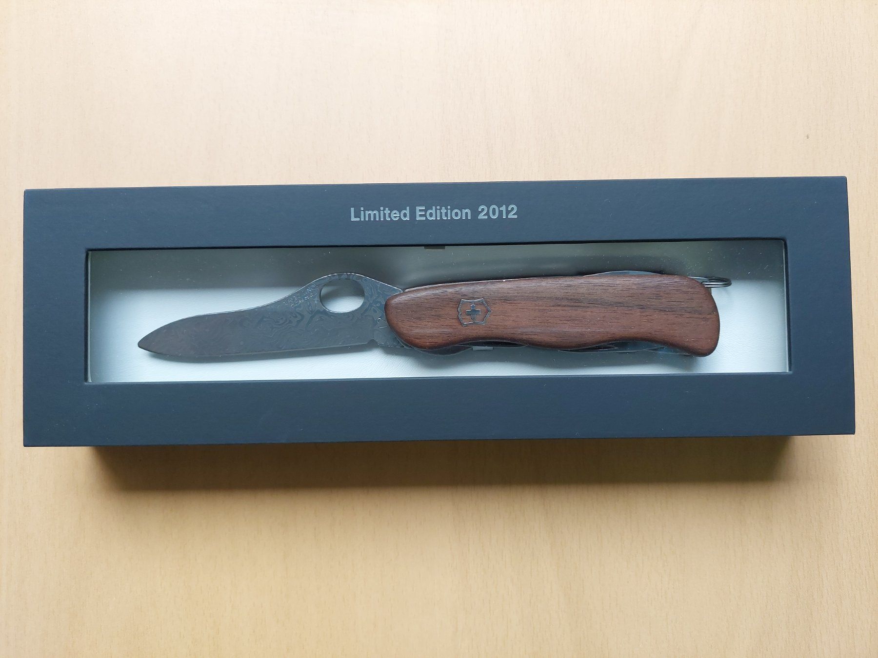 Victorinox Taschenmesser: Victorinox Damast 2012 – Neu und originalverpackt aus Niederlenz von Fremp