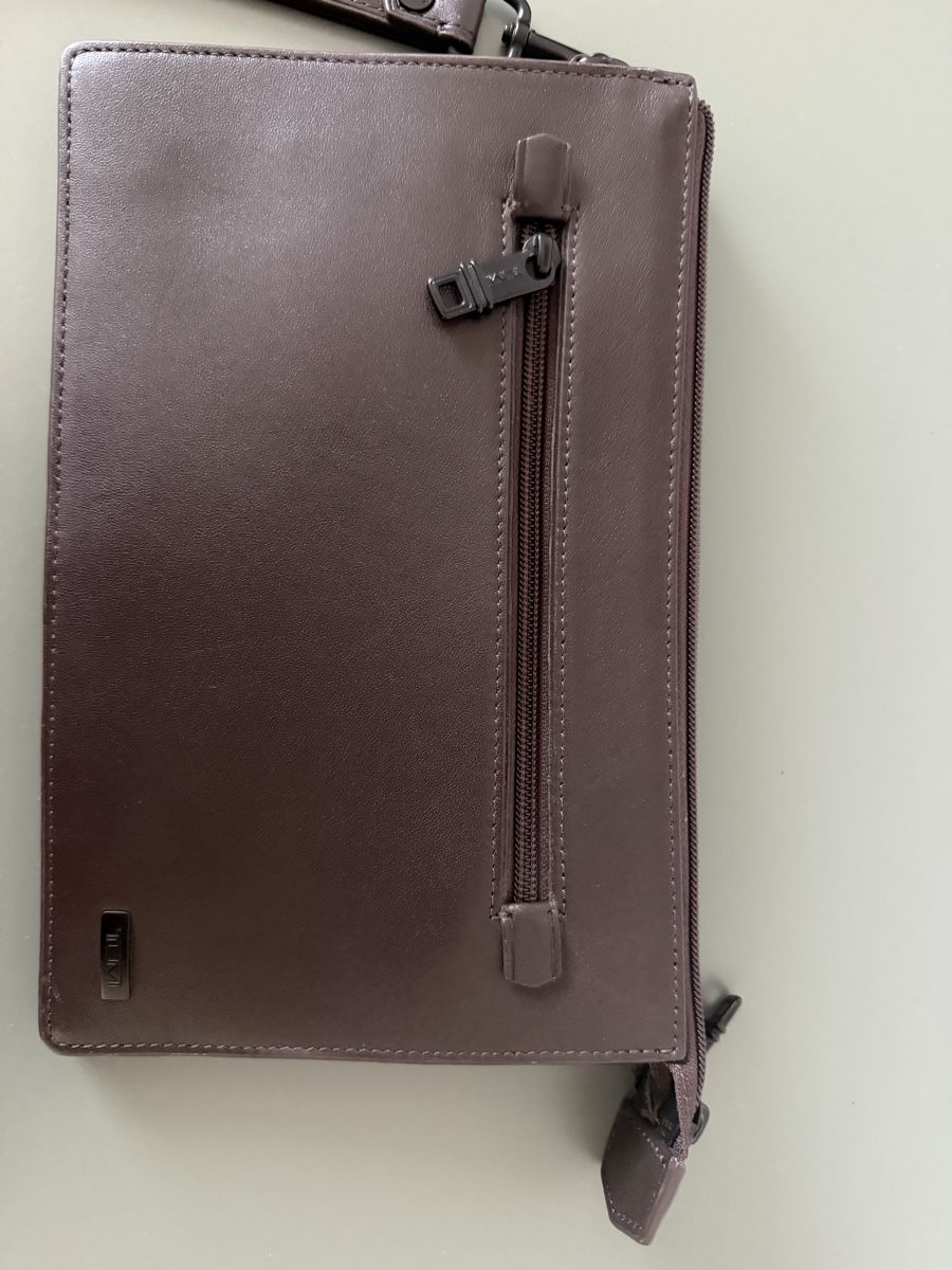 Tumi Sacs: TUMI - Clutch – D'occasion à Kollbrunn par mar_d99q 1