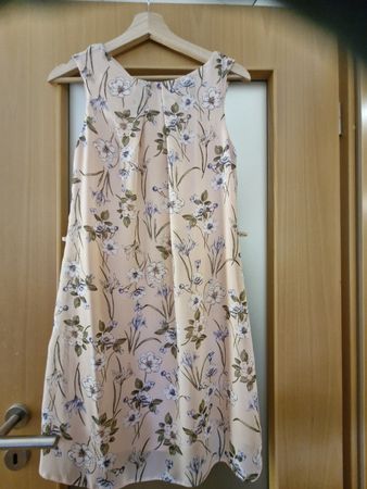 Elegantes Sommerkleid in A-Linien Schnitt