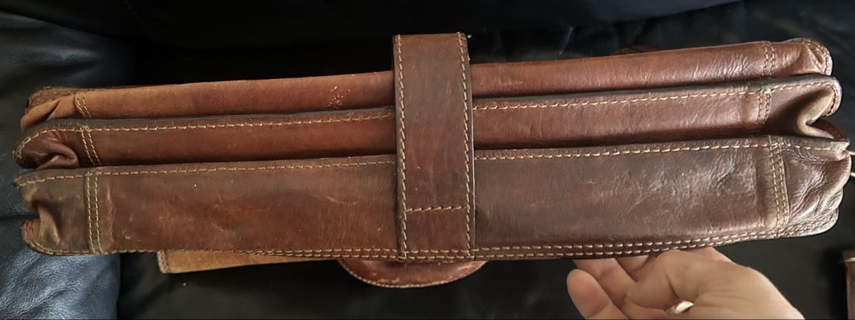 Valigie & Borse: Alte Ledertasche Aktentasche  – Usato da Bülach venduto da larson27 7