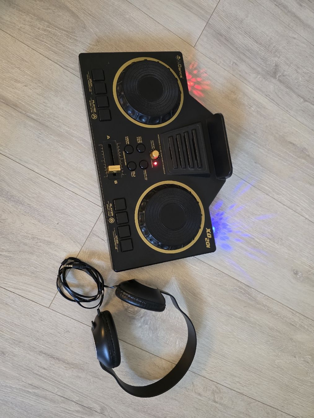 Mischpulte: iDance XD201 DJ-Controller mit Kopfhörern guter Zustand – Gebraucht aus Wigoltingen von Zuckerfee84