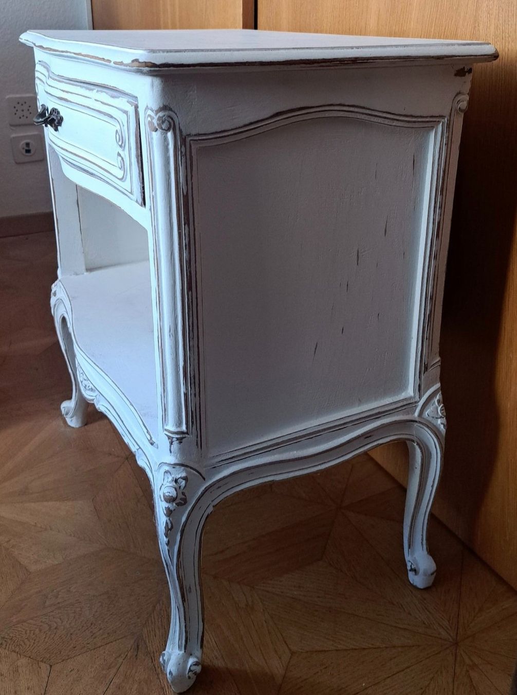 Comodini: Shabby Chic Nachttisch / Konsolentisch weiss – Usato da Döttingen venduto da M.kiss 3