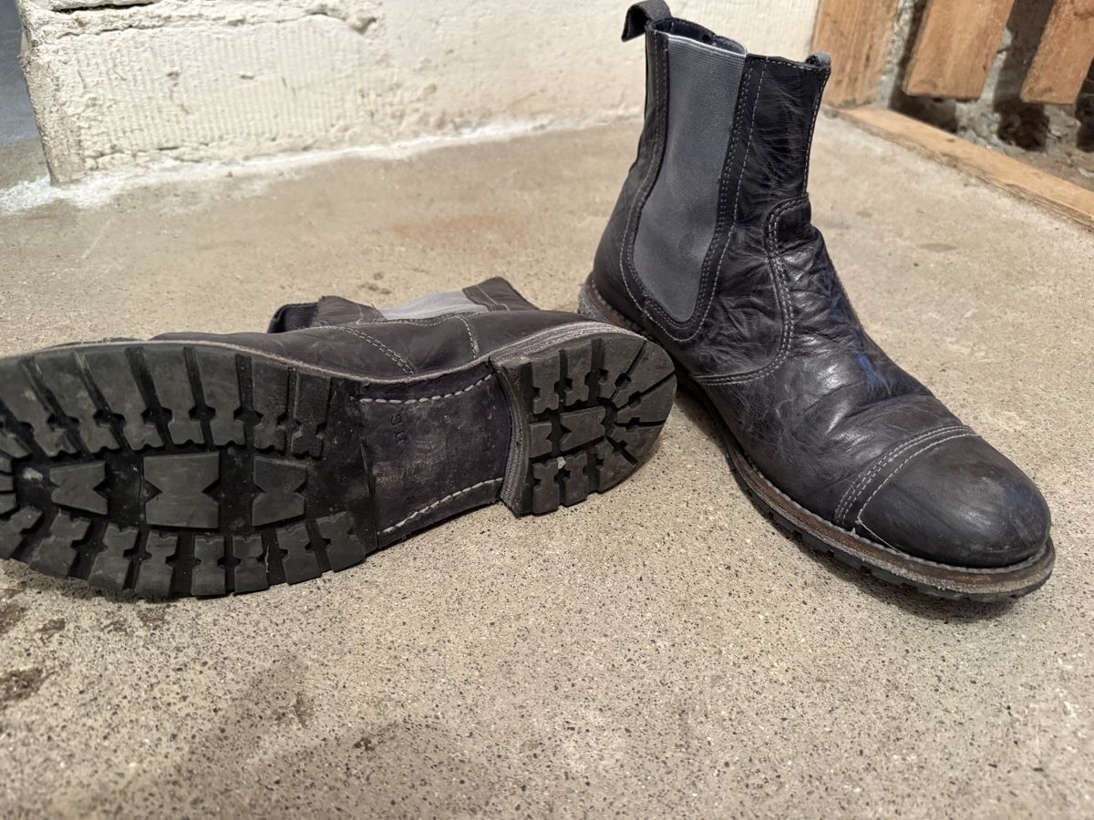 Scarpe da uomo: Herren Chelsea boots Grosse 42 – Usato da Thun venduto da Jt_ON 2
