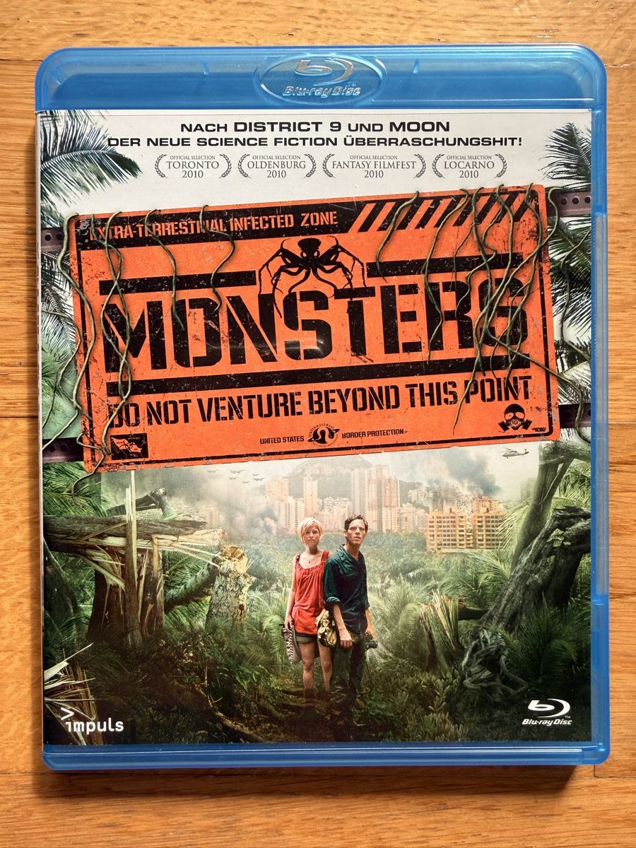 Tutti i DVDs: Monsters (2010) Blu-ray Sci-Fi Horror – Usato da Kölliken venduto da nerdorado
