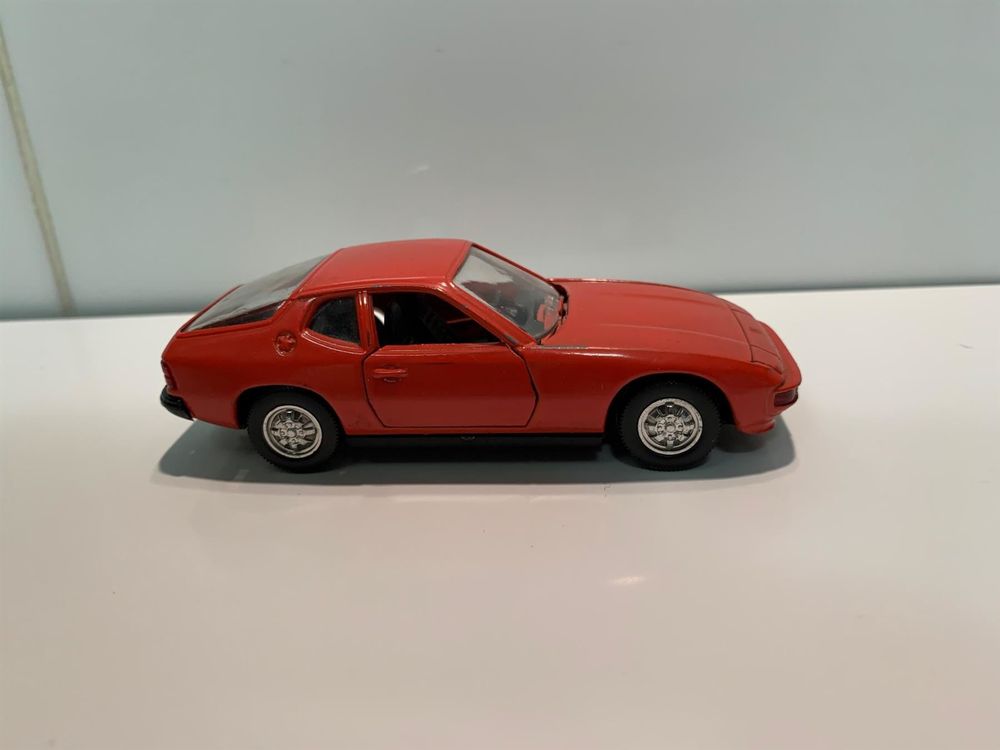 De Tomaso Pantera GTS 1973 Rouge 1/43 Schuco 450925300