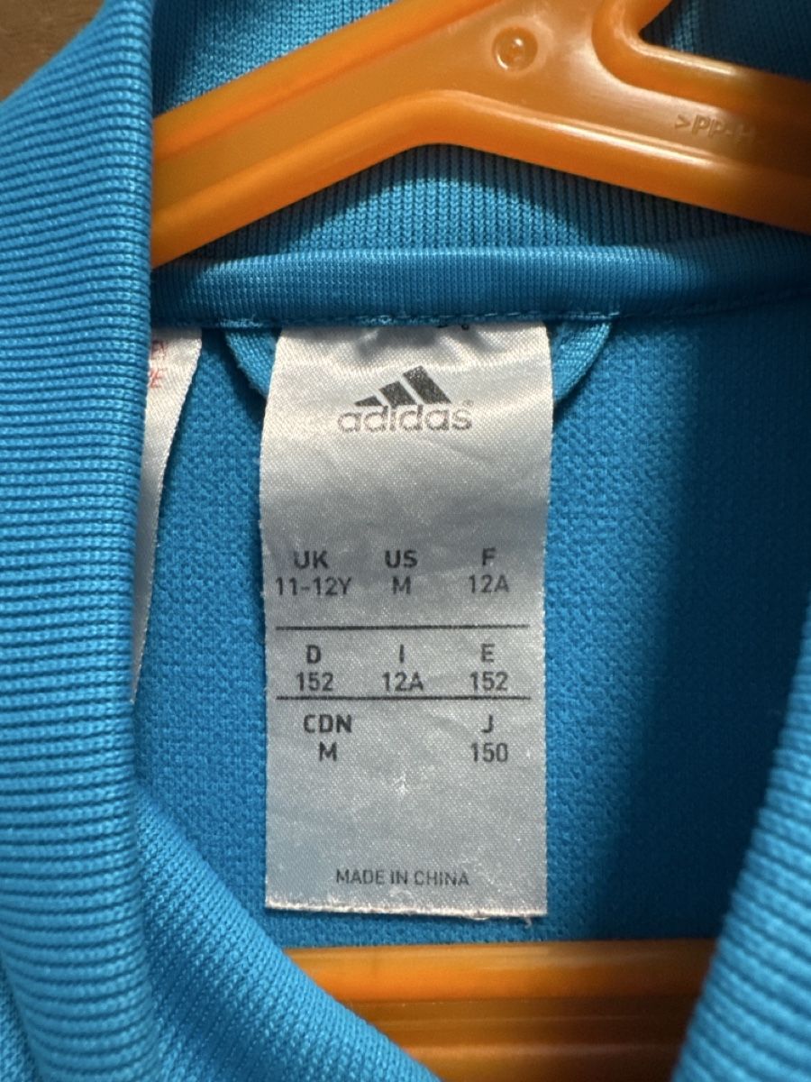 Adidas Jacken & Mäntel: Adidas Real Madrid Jacke in Kindergrösse – Gebraucht aus Wallisellen von I_buy_your_stuff 2