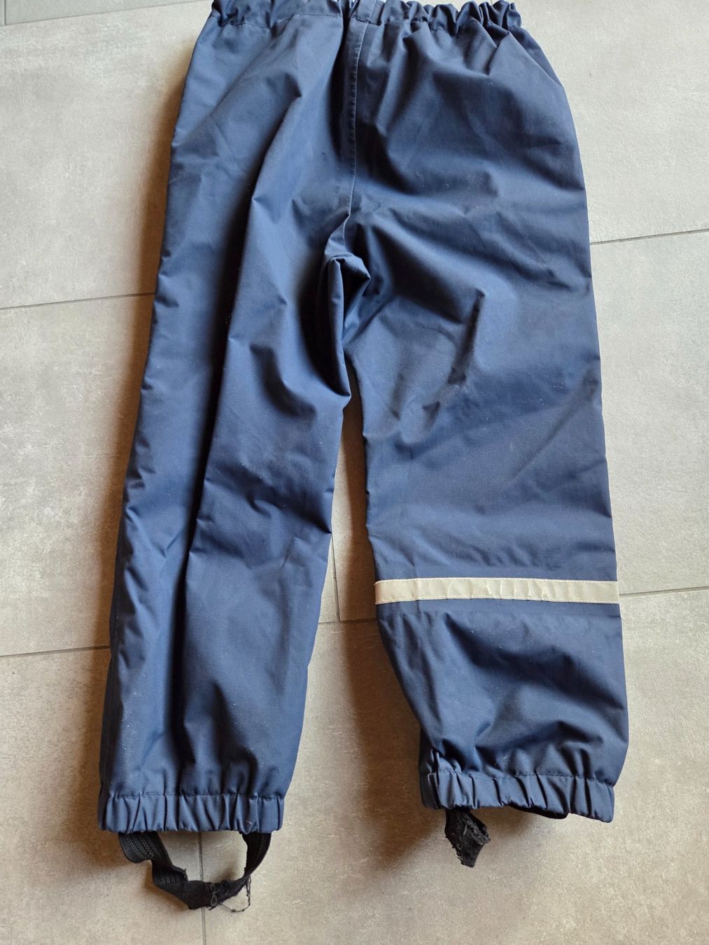 H&M Pantaloni: Regenhose von H&M Grösse 116 – Usato da Wiesendangen venduto da troawus 5