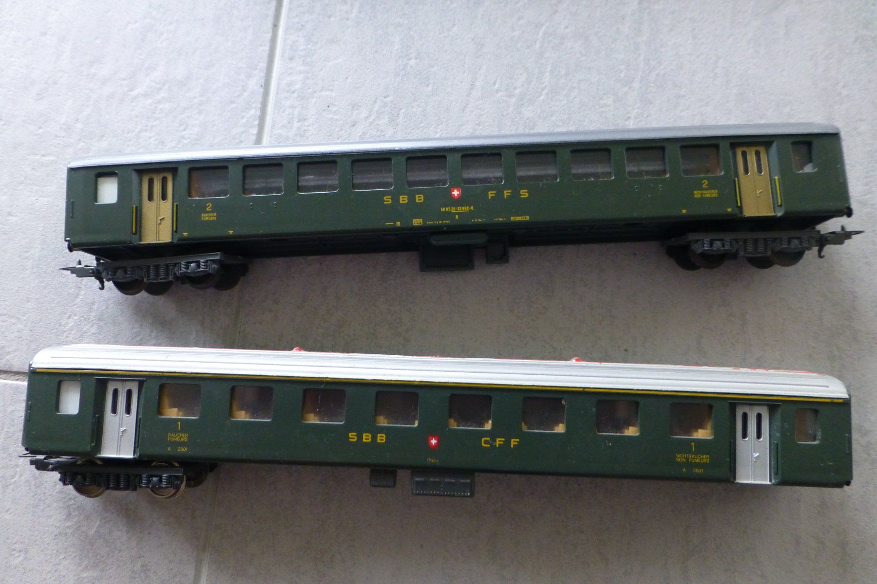 Lima Modellini di ferrovie: Lima Eisenbahnwagen 8 Stück – Usato da Grenchen venduto da Bobatsch