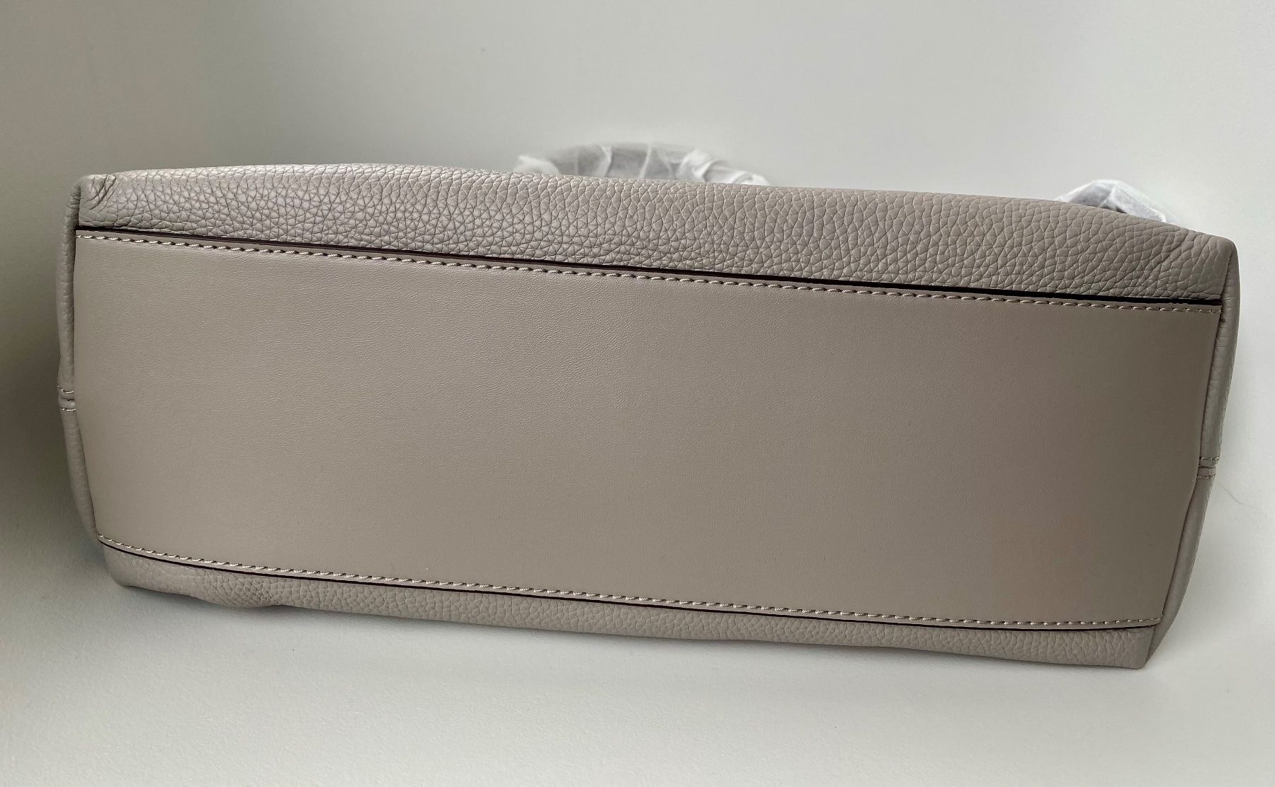 Michael Kors Altro in  Abbigliamento & Accessori: Sac Michael Kors en cuir   NEU! – Nuovo e nell'imballaggio originale da Peseux venduto da Gilloss 4