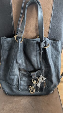 Black Leather Chloé Bag - Perfect Autumn & Winter Accessory!