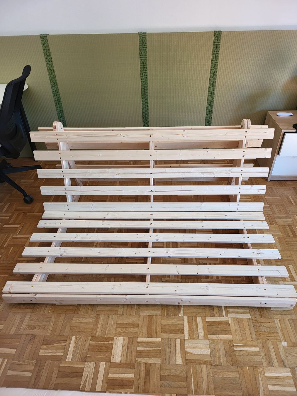 Betten: [180x200] Futon Coco sanitized & structure bois – Gebraucht aus Lausanne von ber_qk5j 1