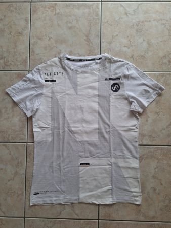 2 Herren T-Shirt Gr. S und M, weiss + weiss/schwarz