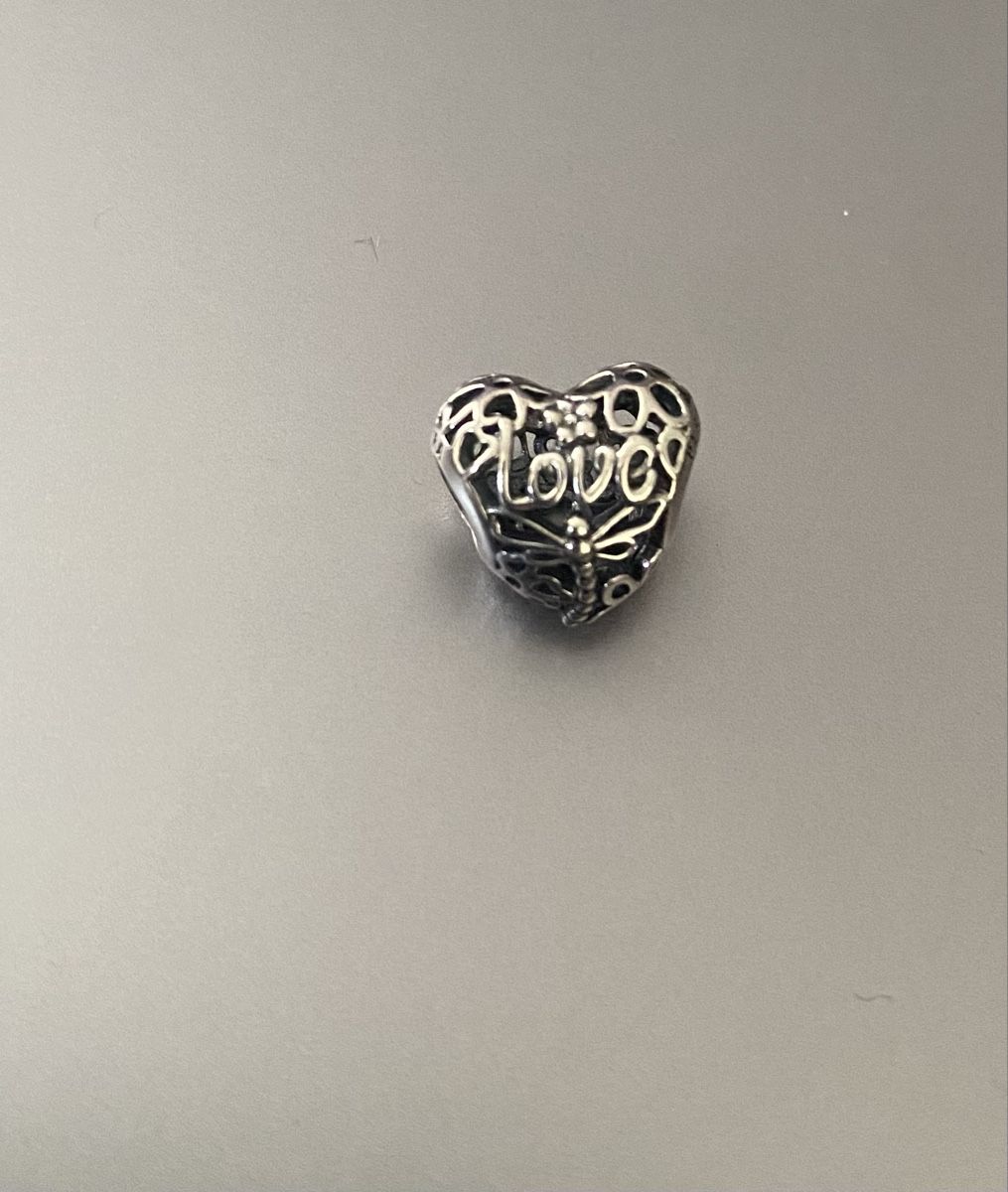 Pandora Anhänger: Pandora Charm Herz Love Life – Gebraucht aus Muri AG von sonneblueme10