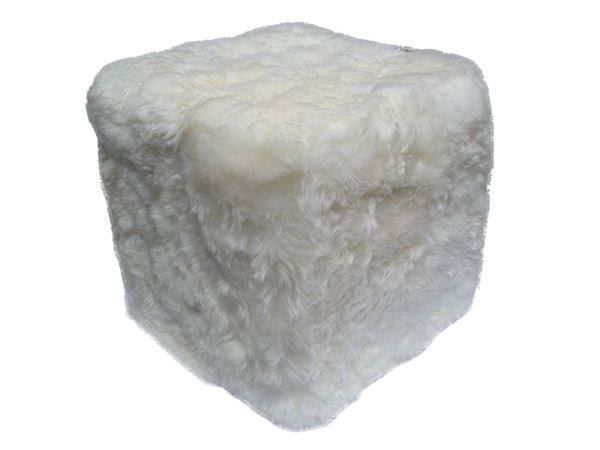 Sgabelli: Lammfell Hocker White – Nuovo e nell'imballaggio originale da Arbedo venduto da patagonialeatherrugs