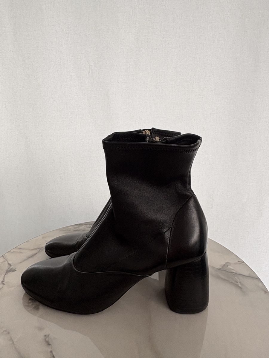 Chaussures femmes: Schwarze Stiefeletten Grösse 41 – D'occasion à Aesch BL par ang_6x29 2