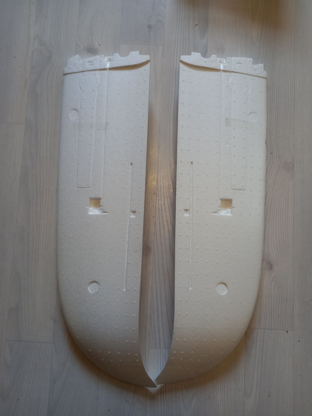 Modellismo RC: Flügel-Flugzeug – Usato da Thayngen venduto da OLMIC 1