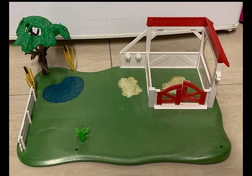 Giocattoli: Playmobil Pferdebox mit Koppel – Usato da Kefikon ZH venduto da Haligali81